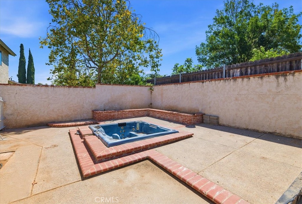 8618 Turlock Property Photo 28