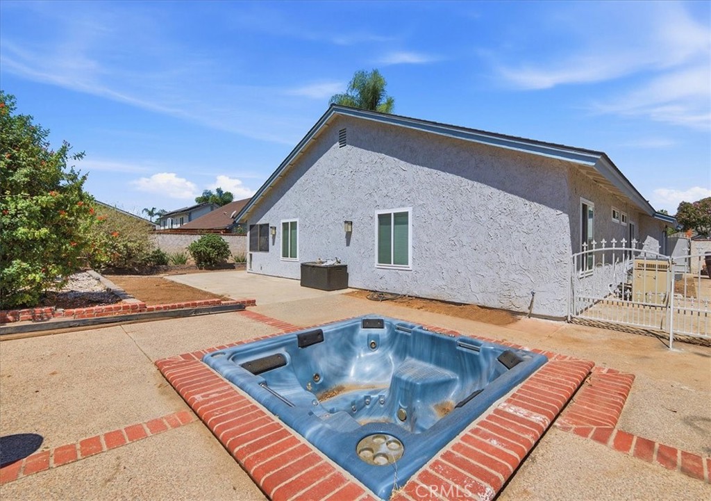 8618 Turlock Property Photo 29