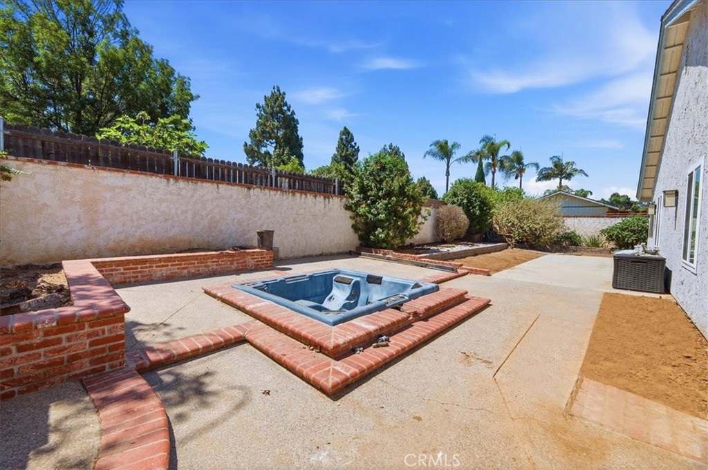 8618 Turlock Property Photo 30