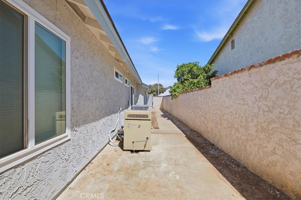 8618 Turlock Property Photo 31
