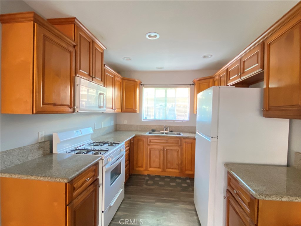 1265 Olive Tree Lane C Property Photo 5