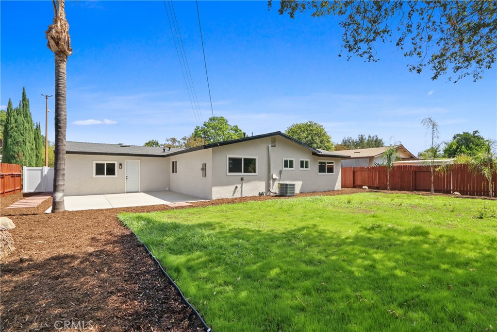 346 Victoria Property Photo 14