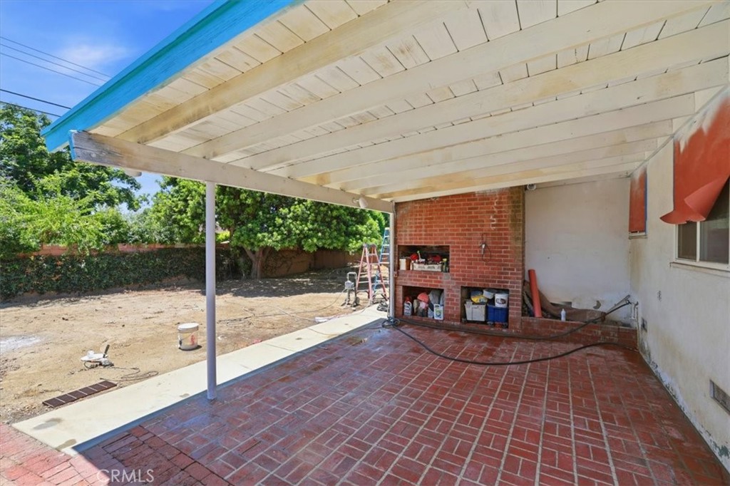 615 W 6th Property Photo 39