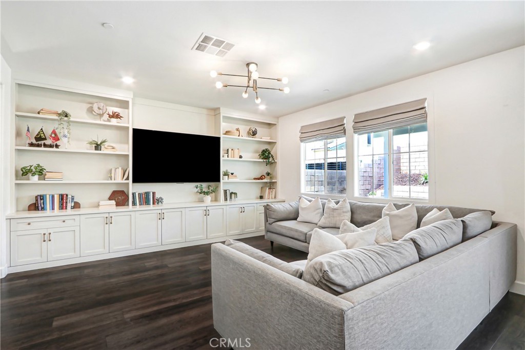16256 Valley Oak Property Photo 5