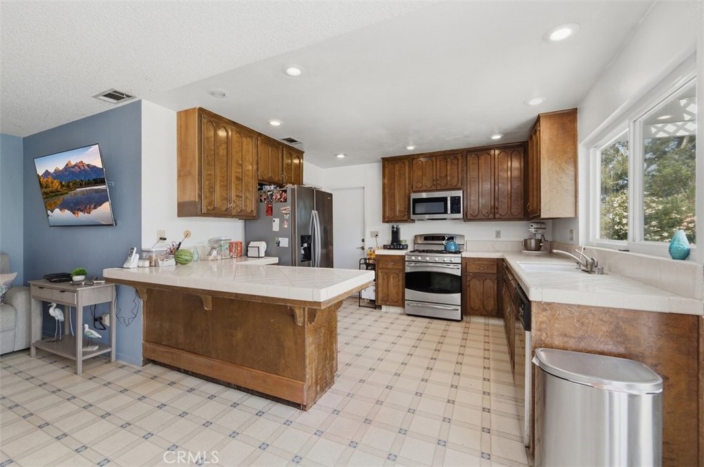 11087 58th Property Photo 8
