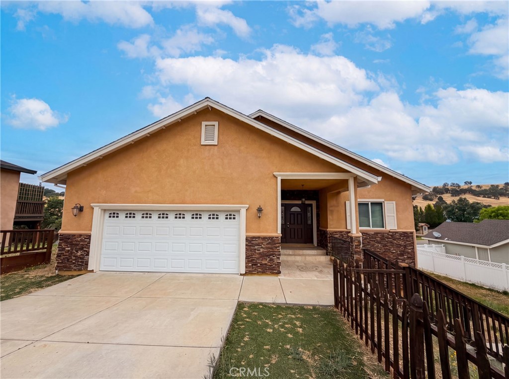 257 Sutter W Property Photo 1