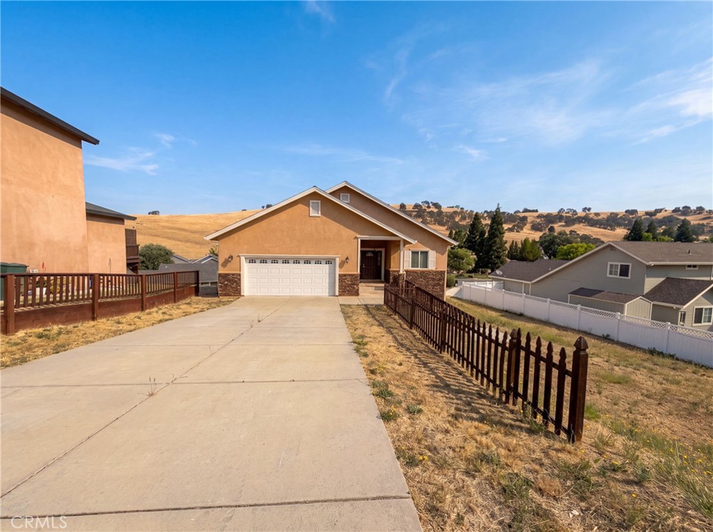 257 Sutter W Property Photo 6
