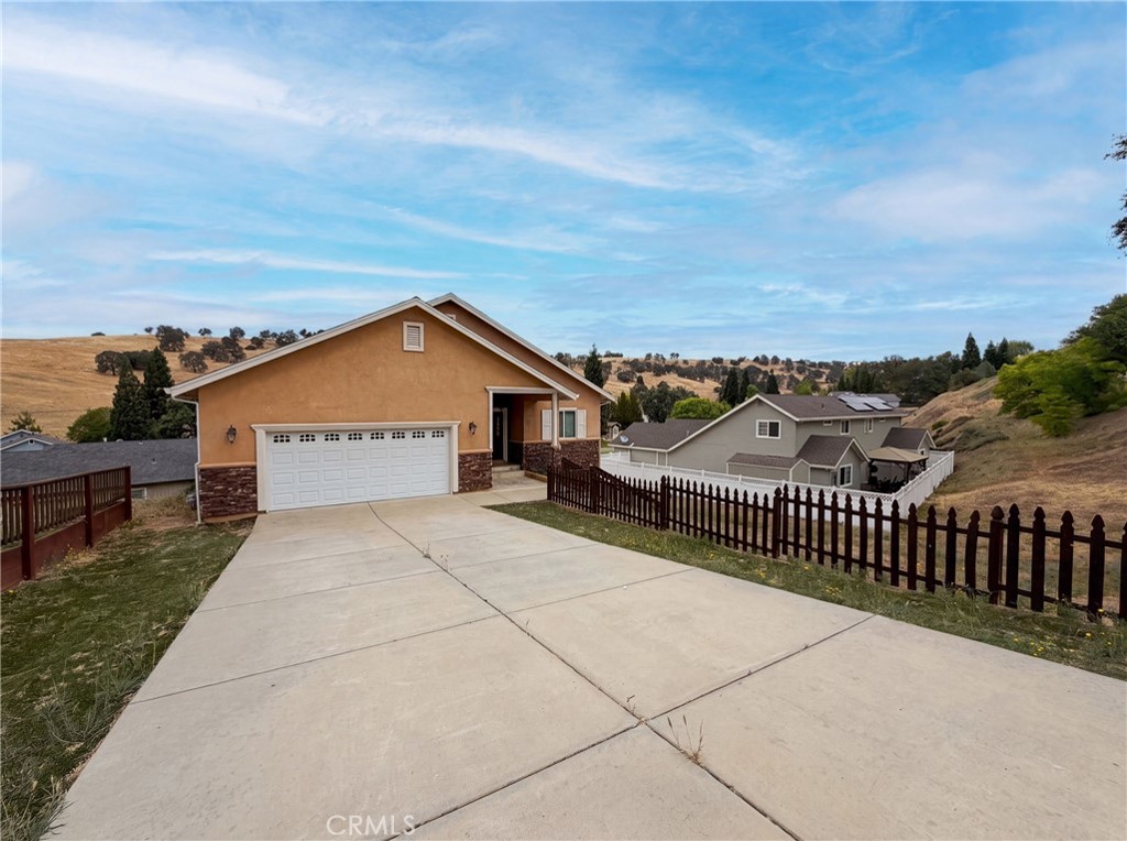 257 Sutter W Property Photo 7