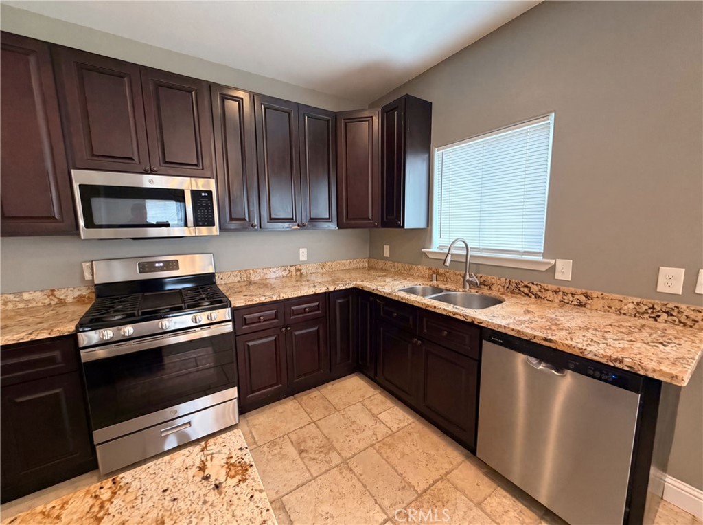 257 Sutter W Property Photo 11