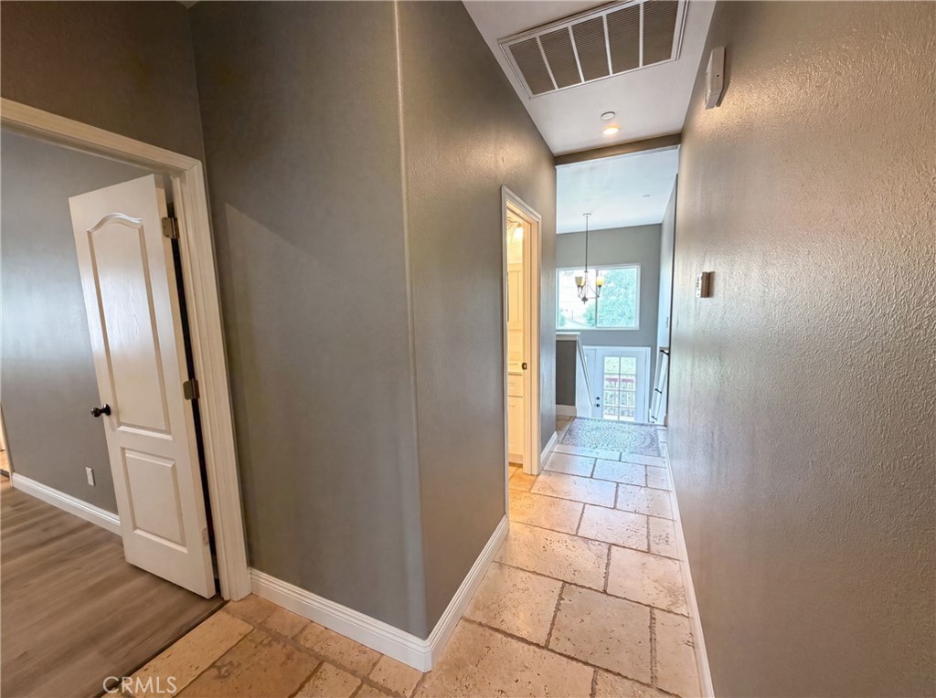 257 Sutter W Property Photo 19