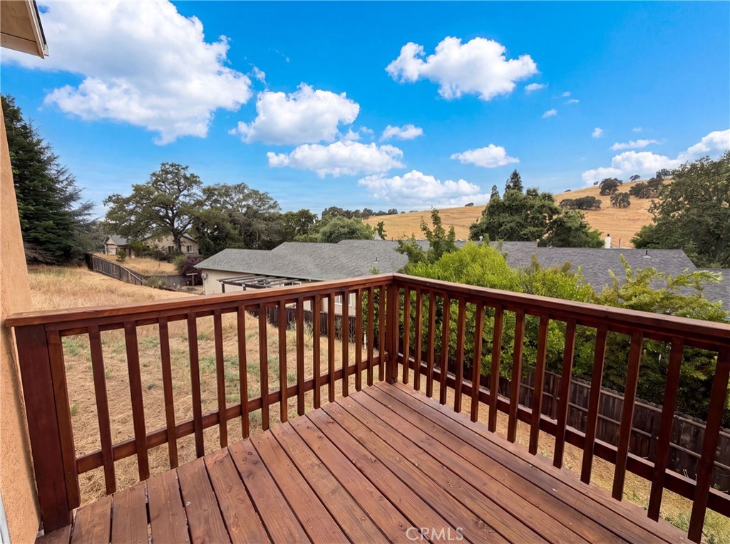 257 Sutter W Property Photo 32