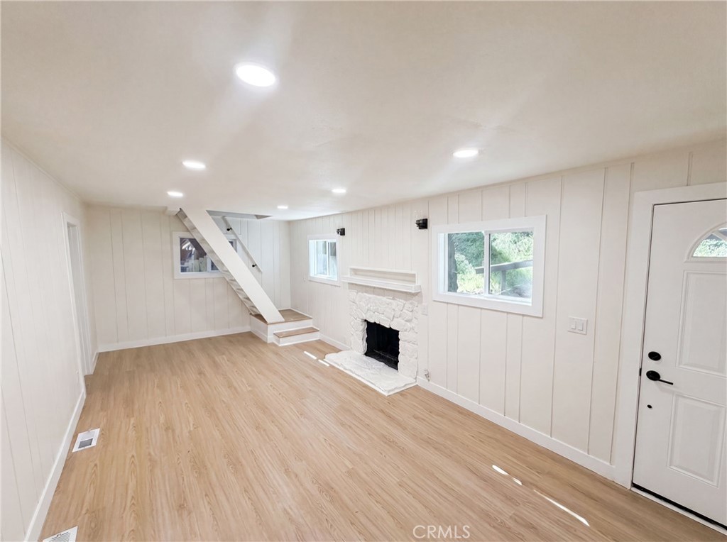 982 Oak Property Photo 10