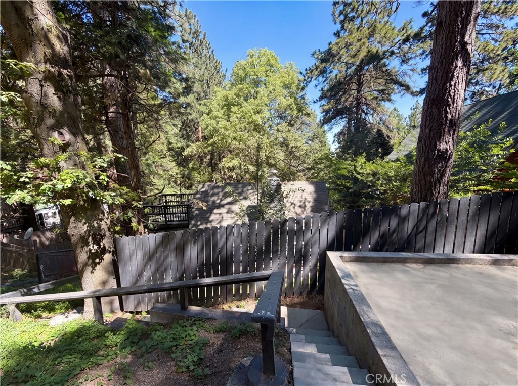 982 Oak Property Photo 17
