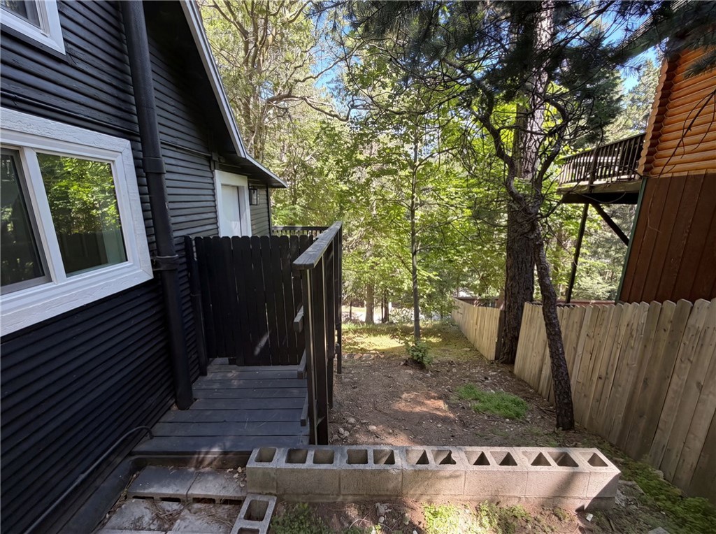 982 Oak Property Photo 18