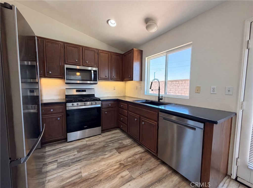 22125 Country Hills Property Photo 7
