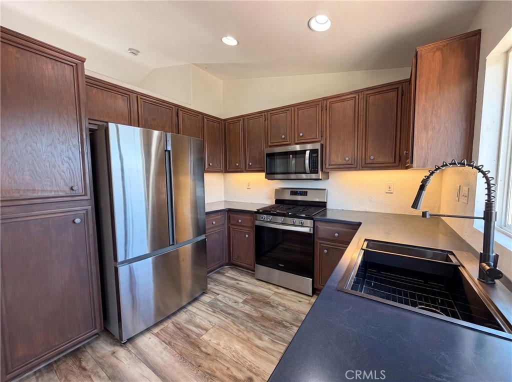 22125 Country Hills Property Photo 8