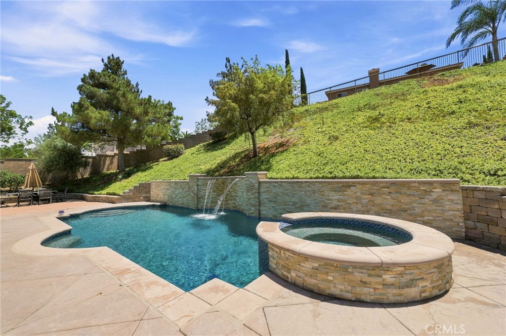 17213 Noble View Property Photo 3