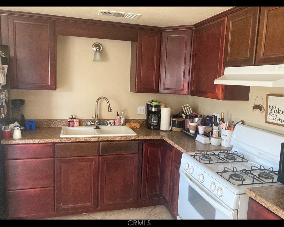17366 Pinedale Property Photo 2