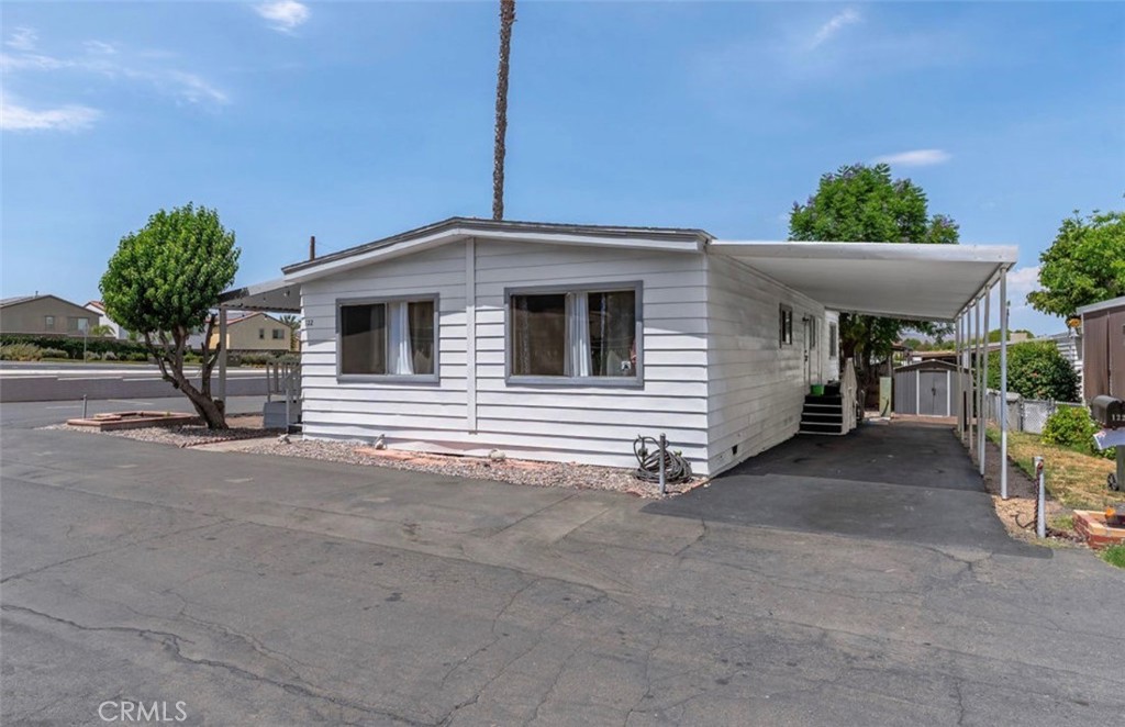 32900 Riverside Dr Property Photo 8