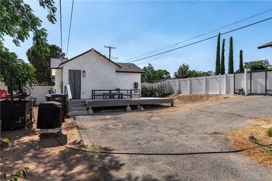 582 N Almond Property Photo 19