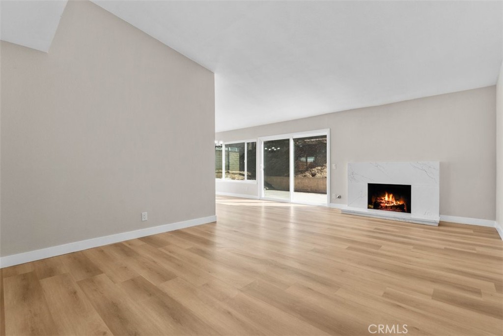2905 Overland Court Property Photo 4