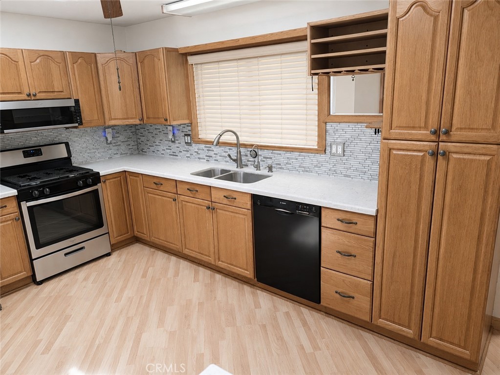 8669 Bennington Property Photo 7