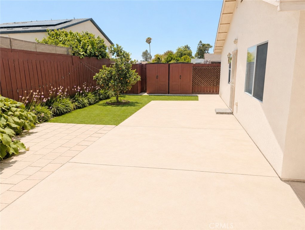 8669 Bennington Property Photo 17