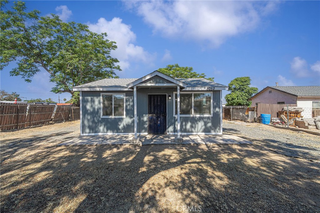 8052 Shirley Property Photo 1