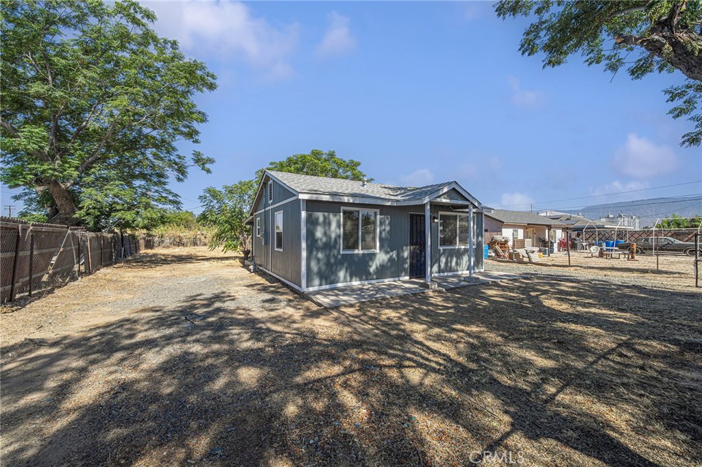 8052 Shirley Property Photo 2