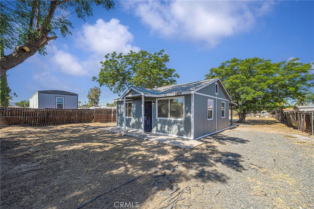 8052 Shirley Property Photo 3