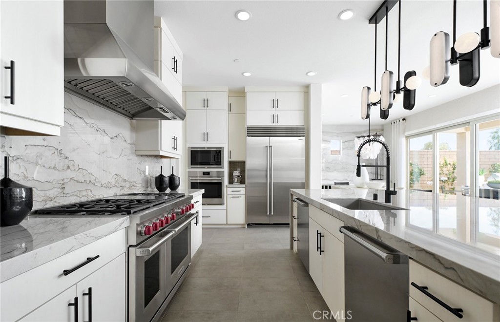 11811 Canoga Avenue Property Photo 2