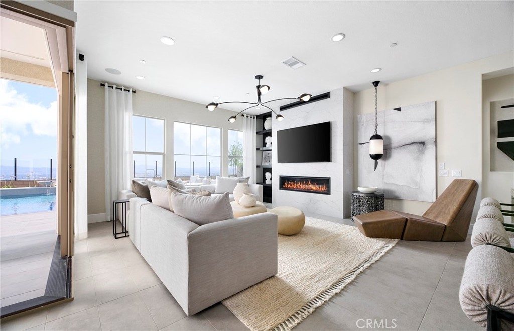 11811 Canoga Avenue Property Photo 6