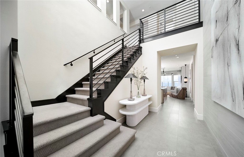 11811 Canoga Avenue Property Photo 13