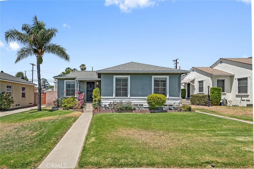 697 N 8th Avenue Property Photo 1