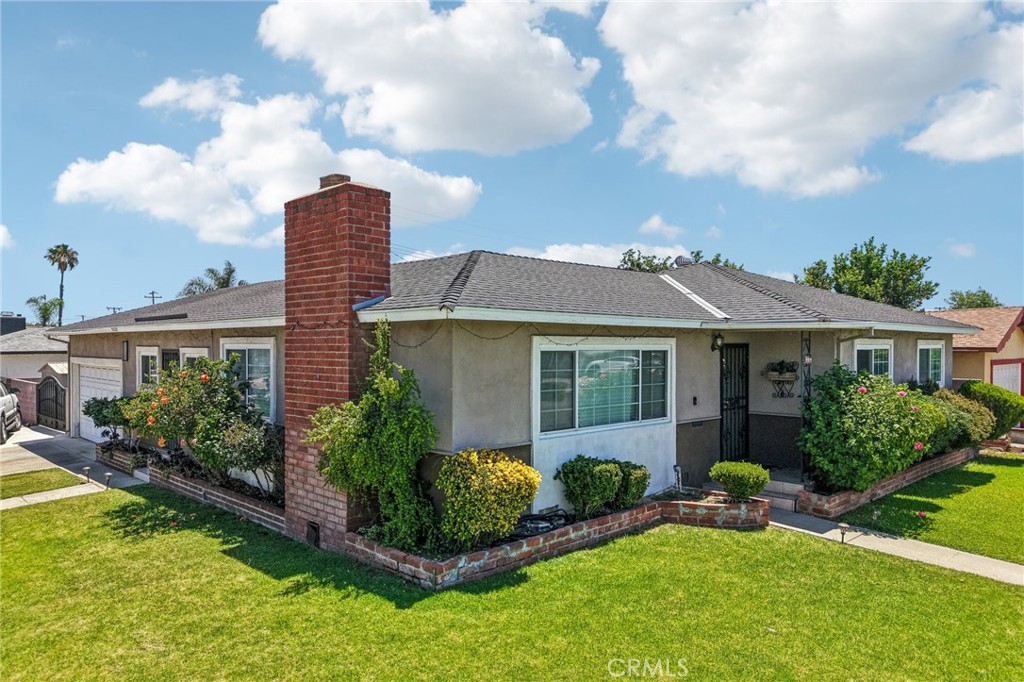 9929 Claremont Property Photo 3