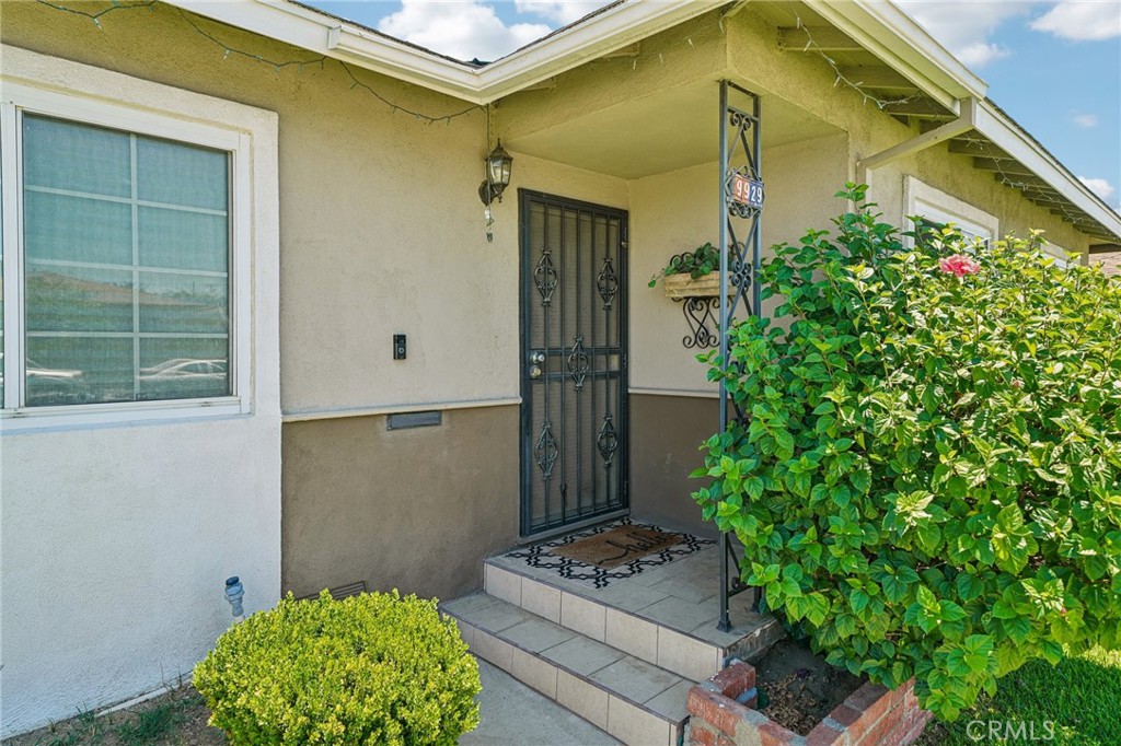 9929 Claremont Property Photo 6