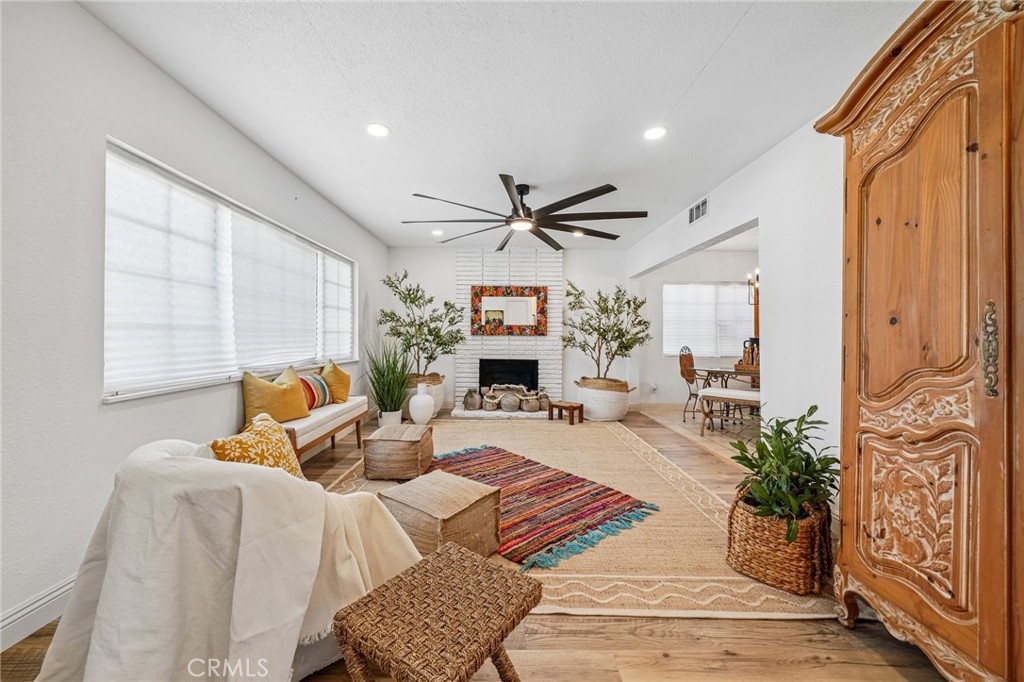 9929 Claremont Property Photo 8