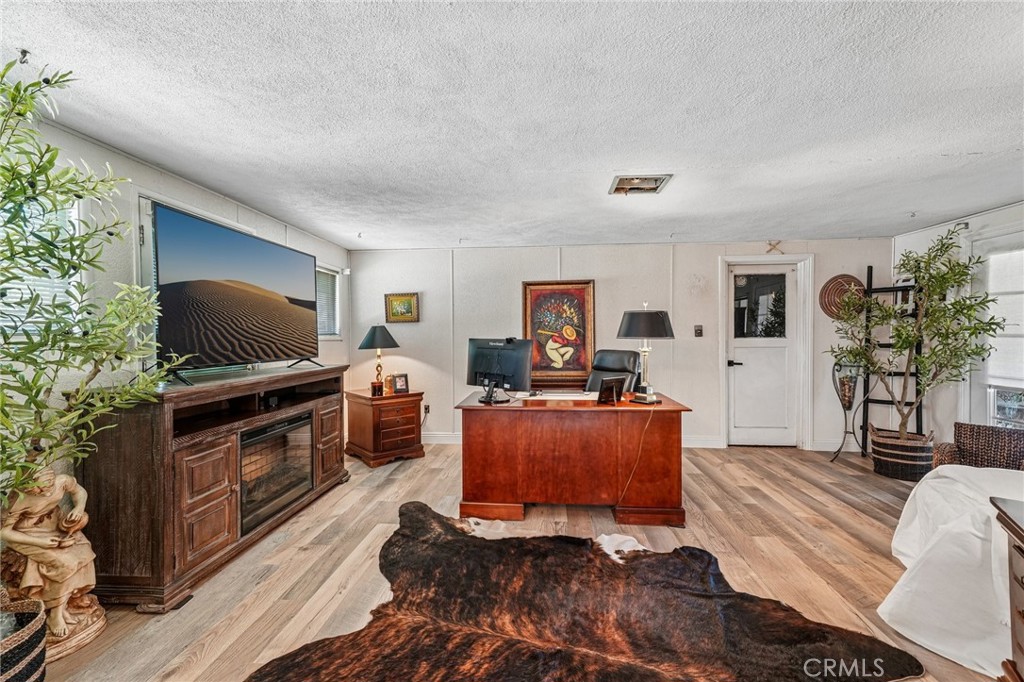 9929 Claremont Property Photo 15