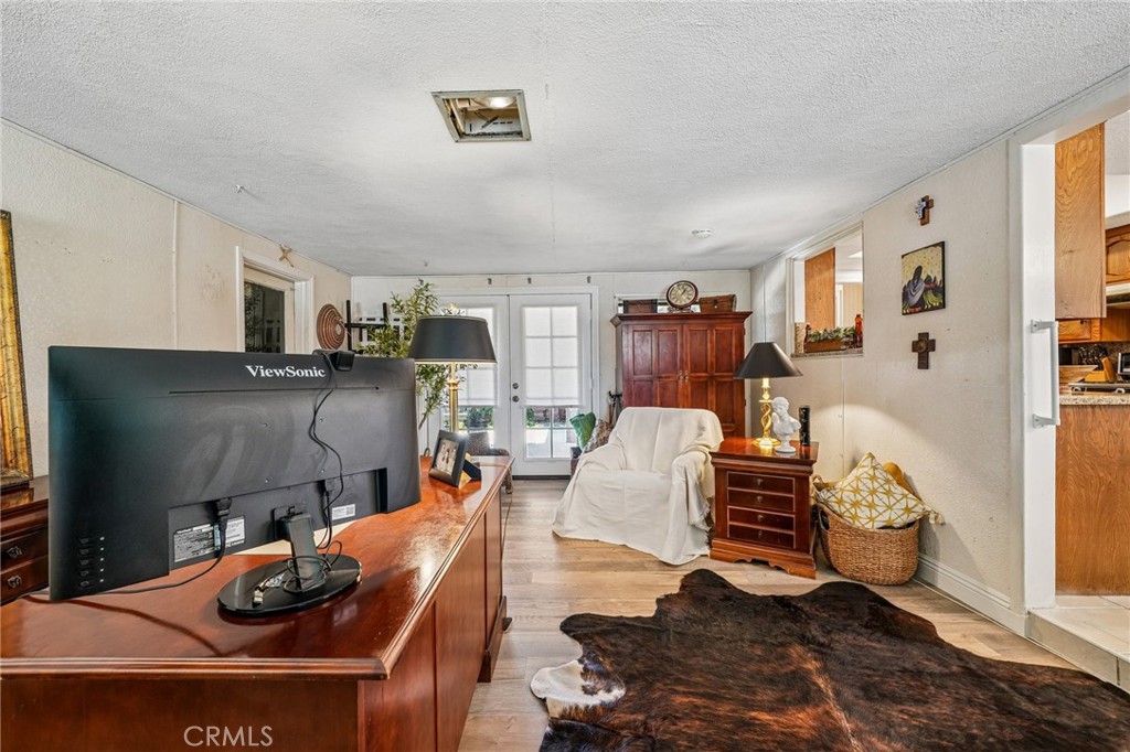 9929 Claremont Property Photo 17