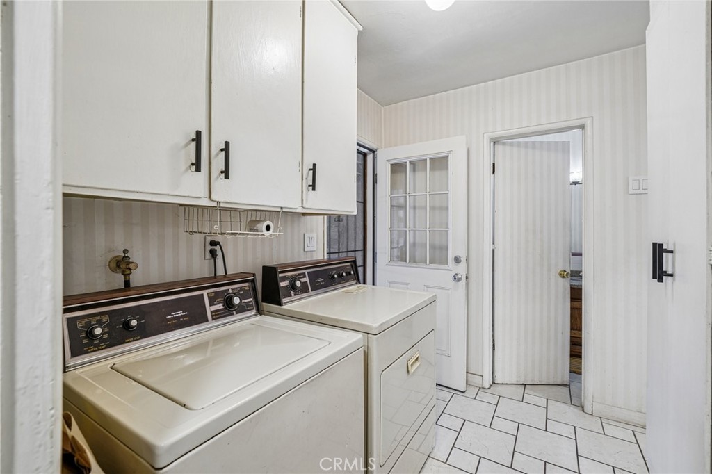 9929 Claremont Property Photo 22
