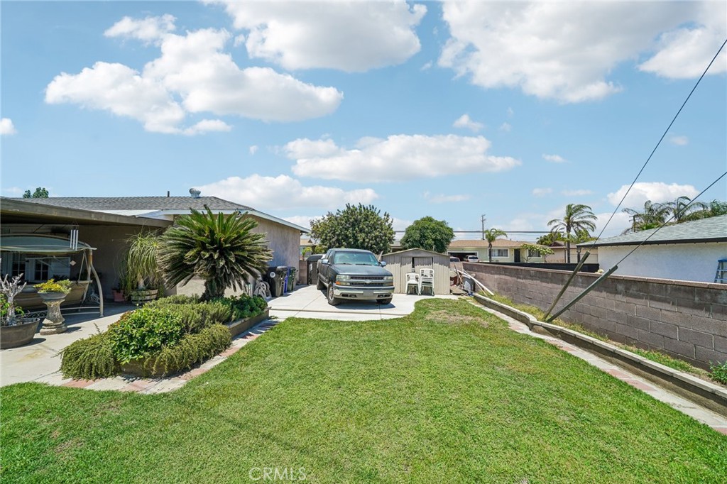 9929 Claremont Property Photo 40