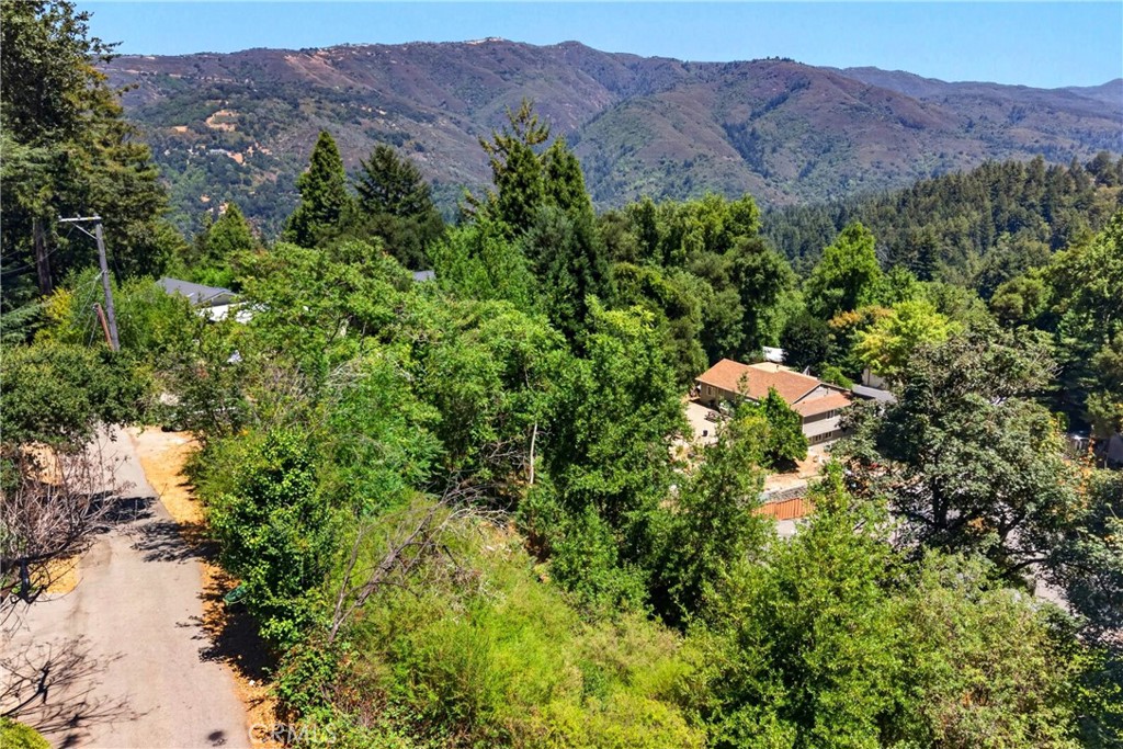 17940 Helen Way Property Photo 2
