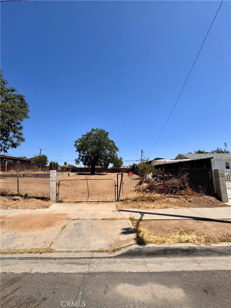 350 W 5th Property Photo 1