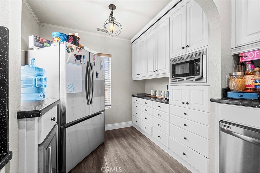 769 W 20th Street Property Photo 10