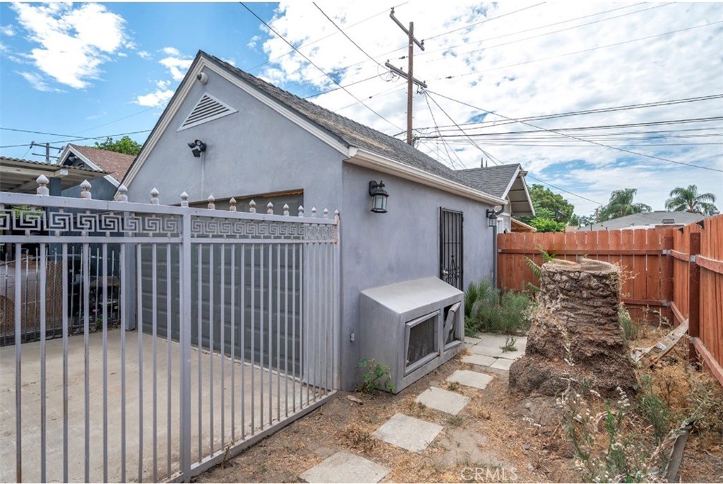 769 W 20th Street Property Photo 28