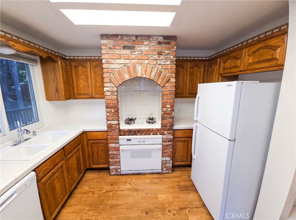 472 Brentwood Property Photo 2