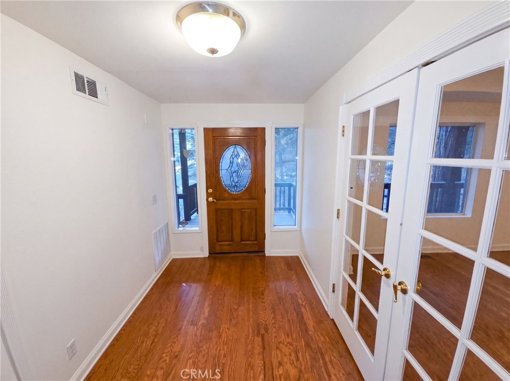 472 Brentwood Property Photo 6