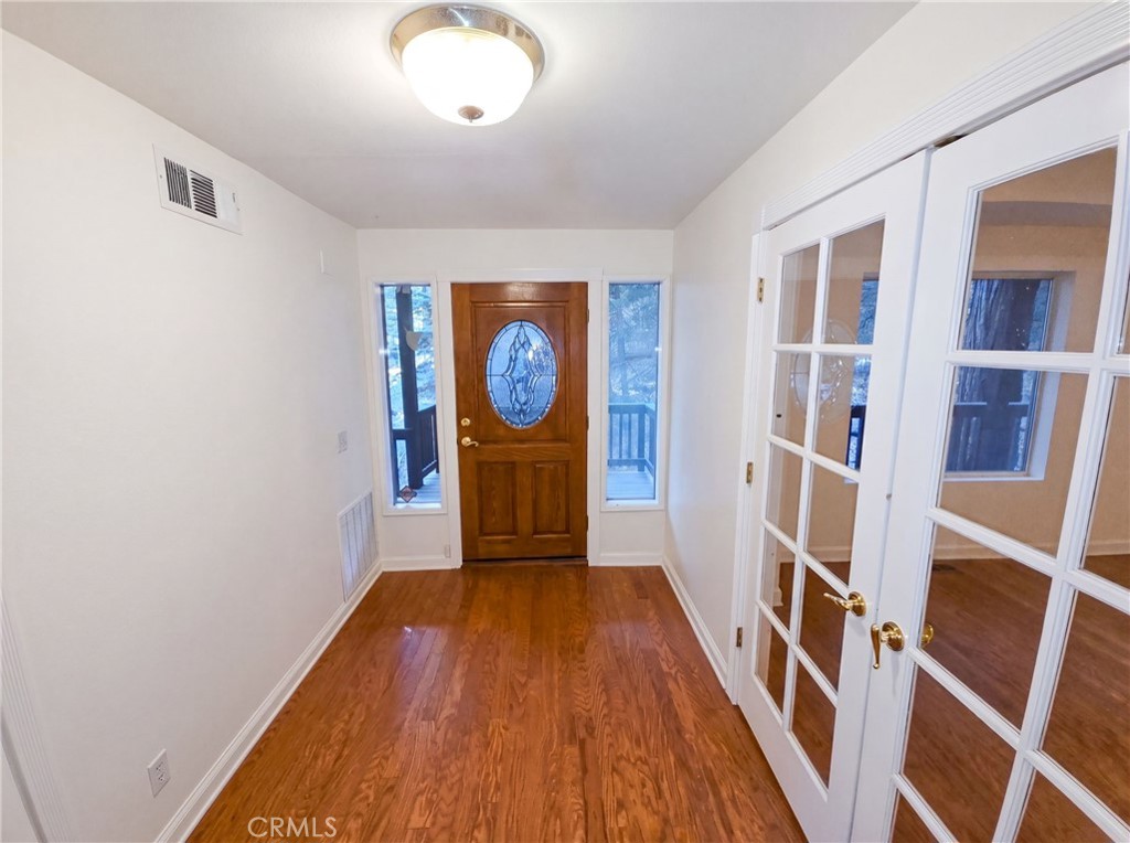 472 Brentwood Property Photo 6