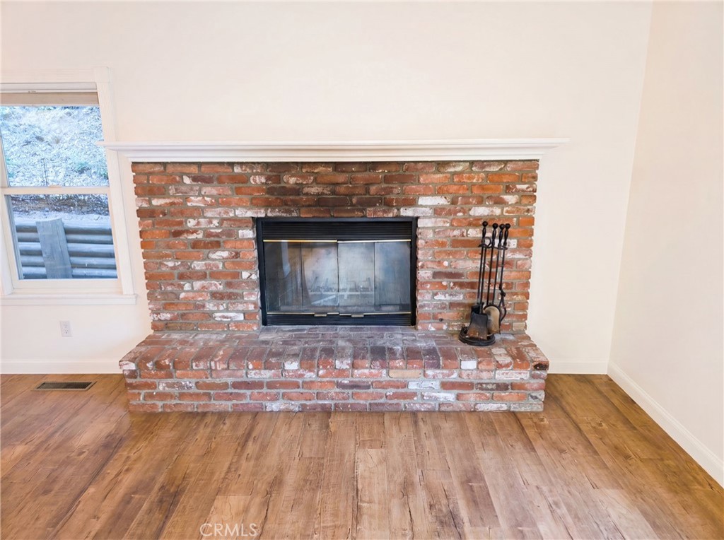 472 Brentwood Property Photo 11