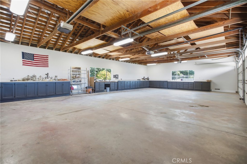 9250 Beazley Property Photo 4